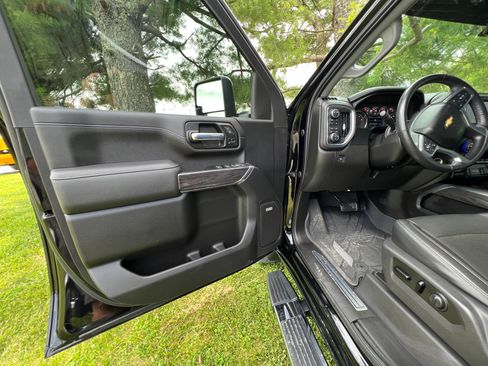 Used 2022 Chevrolet Silverado 3500 LTZ image 22