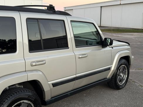 Used 2008 Jeep Commander Sport image 36
