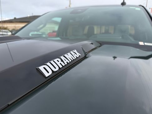 Used 2025 Chevrolet Silverado 1500 ZR2 image 9