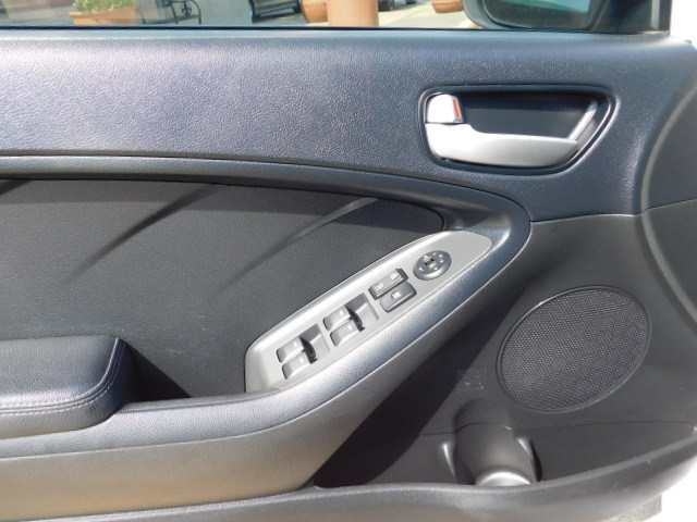 Used 2018 Kia Forte Sedan FWD image 11