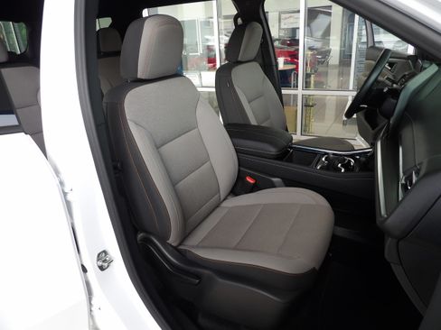Used 2026 Chevrolet Traverse FWD LT image 22