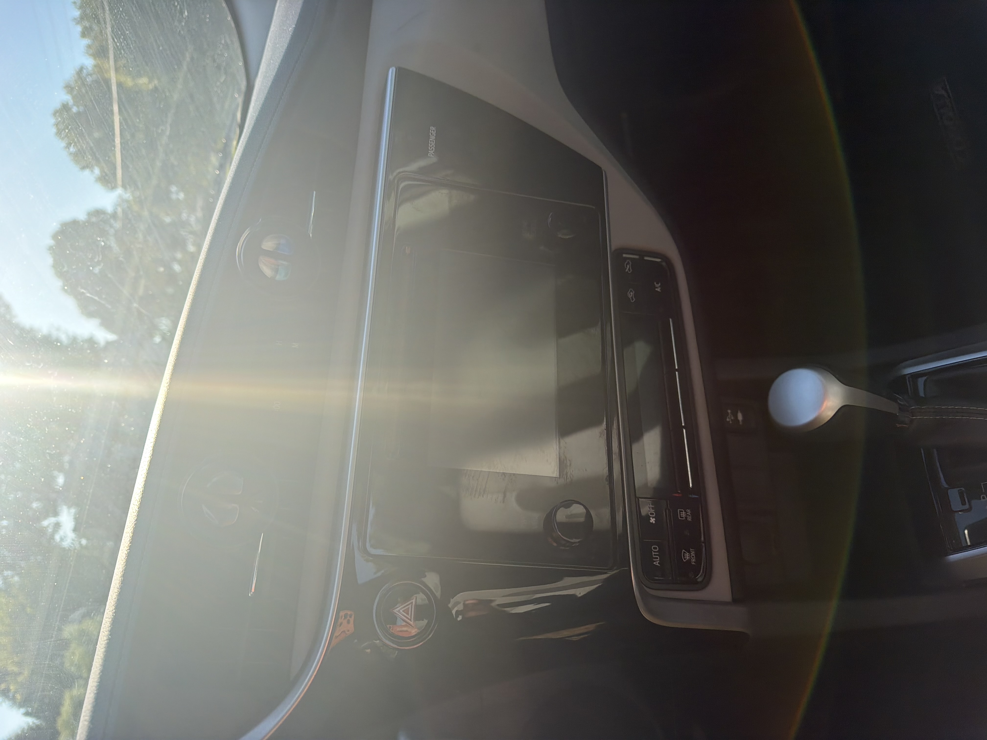 Used 2017 Toyota Corolla LE FWD image 46