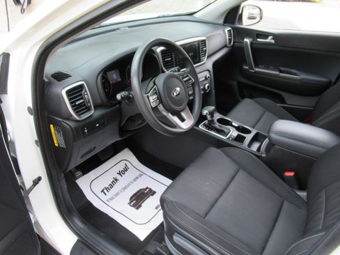 Used 2020 Kia Sportage AWD LX image 9