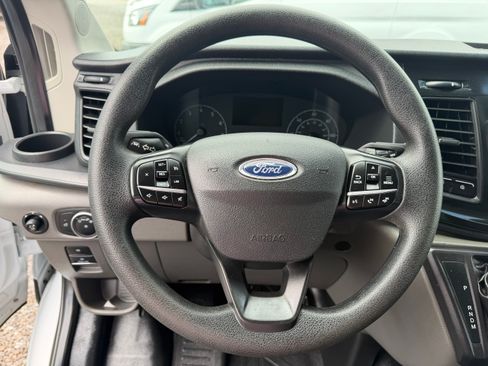 Used 2022 Ford Transit 250 Low Roof AWD image 13
