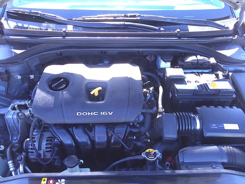 Used 2017 Hyundai Elantra Sedan FWD image 41