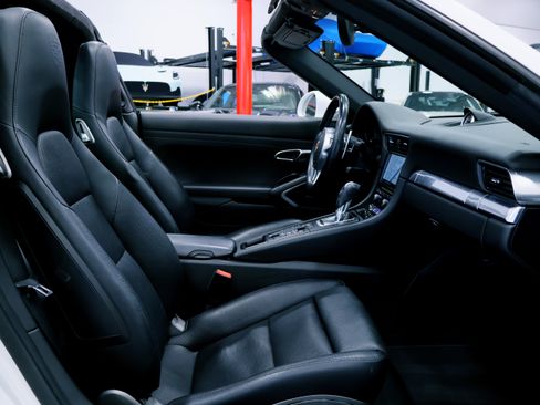 Used 2015 Porsche 911 Targa 4S image 21