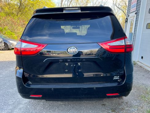 Used 2015 Toyota Sienna AWD/4WD image 5