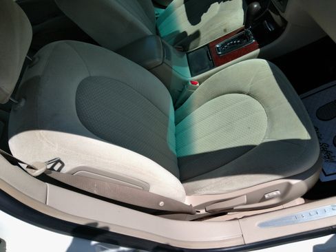 Used 2008 Buick Lucerne CX FWD image 32