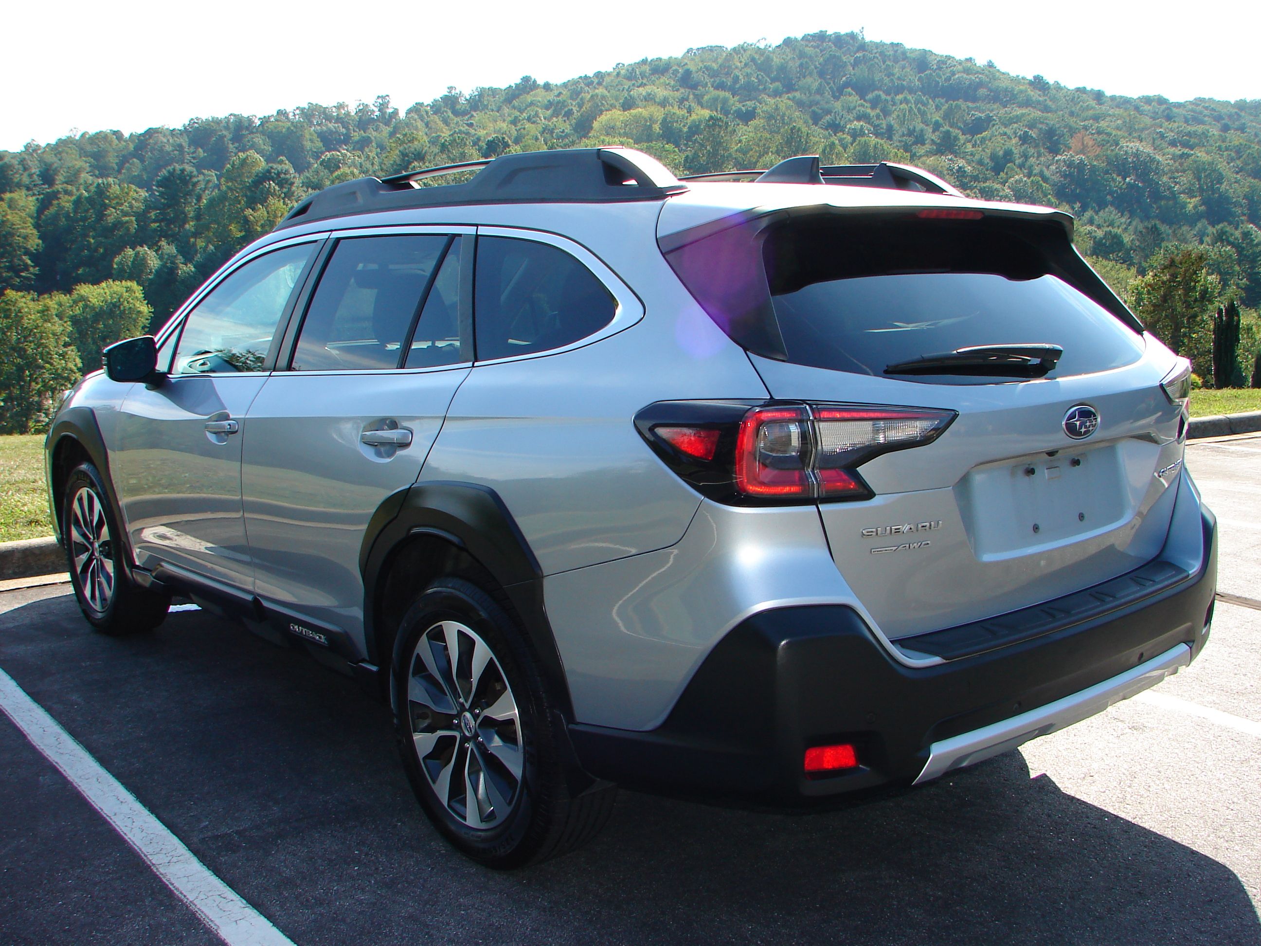 Used 2023 Subaru Outback Limited AWD/4WD image 14