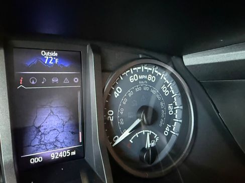 Used 2018 Toyota Tacoma 4x4 Double Cab image 11