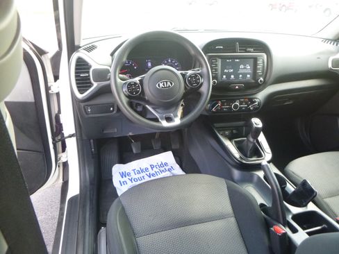 Used 2021 Kia Soul LX image 15