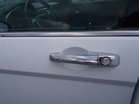 Used 2013 Chrysler 200 Limited image 29