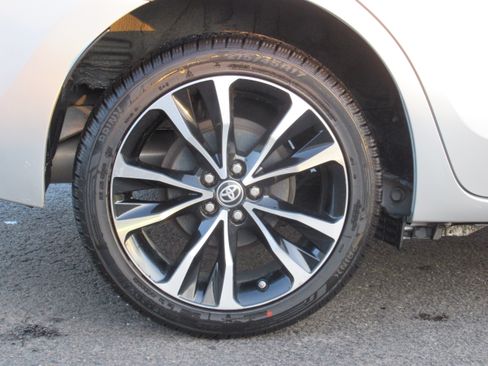 Used 2019 Toyota Corolla FWD image 11