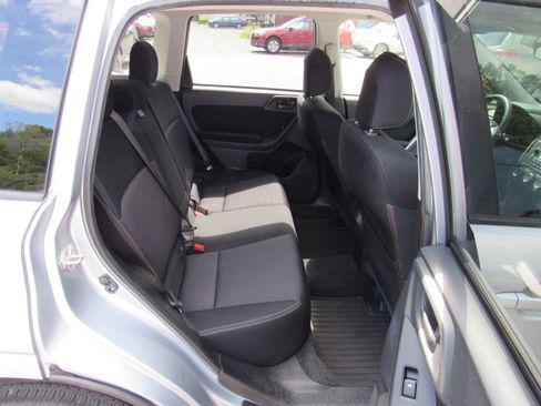 Used 2014 Subaru Forester 2.5i Premium AWD/4WD image 18