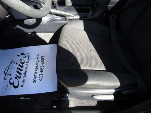 Used 2016 Toyota RAV4 LE image 20