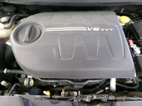 Used 2017 Jeep Cherokee Trailhawk image 19