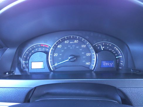 Used 2012 Toyota Camry LE image 14