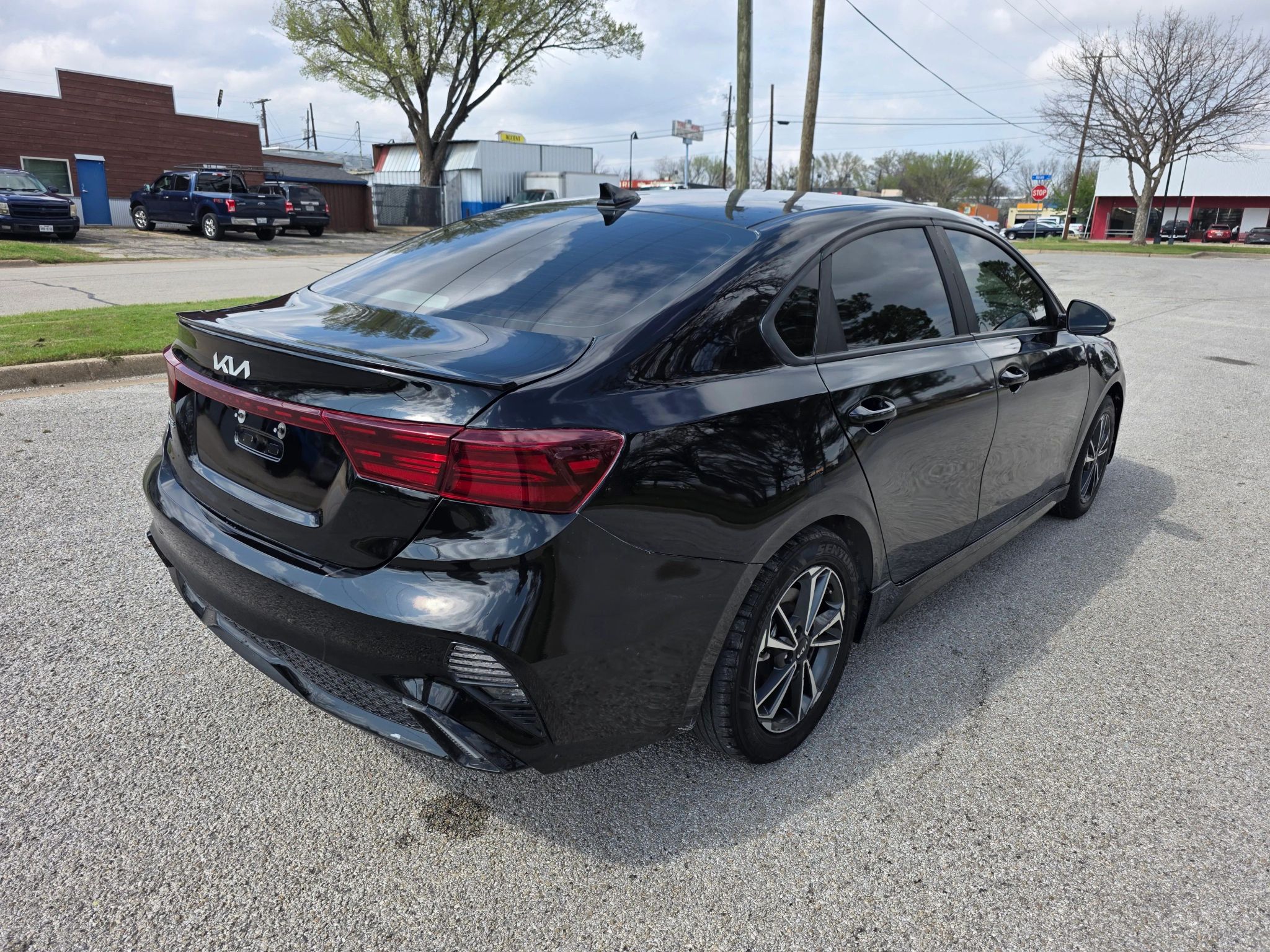 Used 2024 Kia Forte GT-Line Sedan FWD image 6