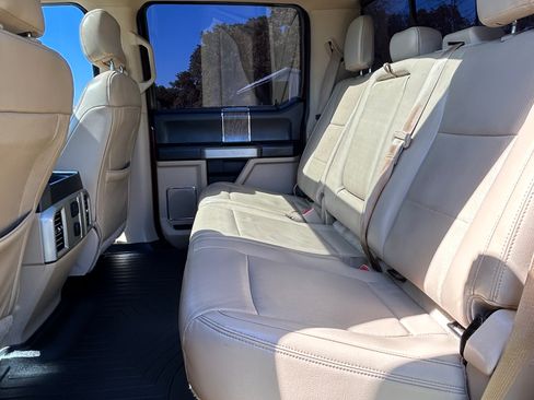 Used 2017 Ford F250 4x4 Crew Cab Super Duty image 16