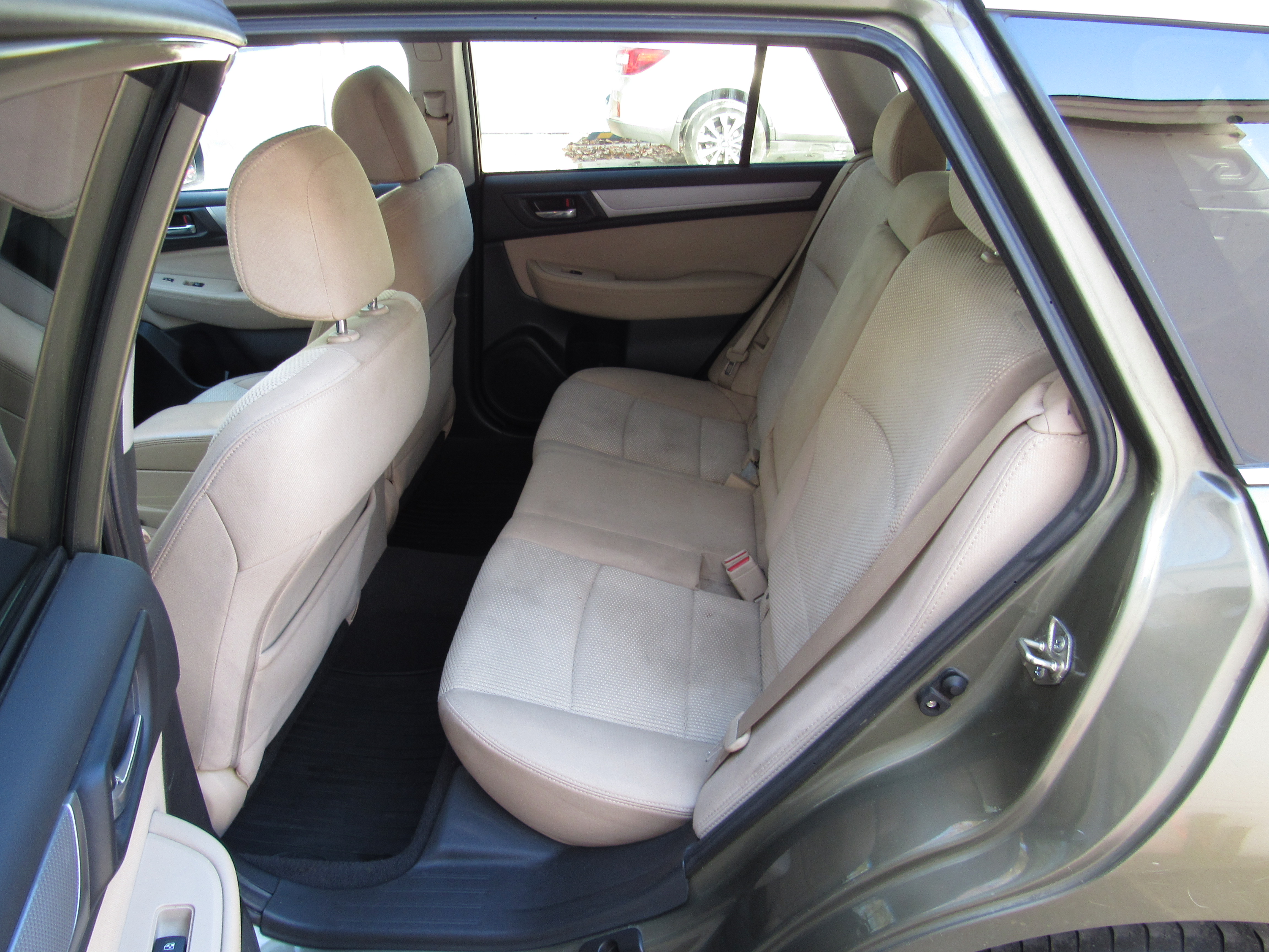 Used 2016 Subaru Outback 2.5i Premium AWD/4WD image 16
