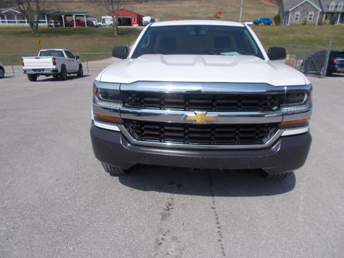 Used 2017 Chevrolet Silverado 1500 image 2