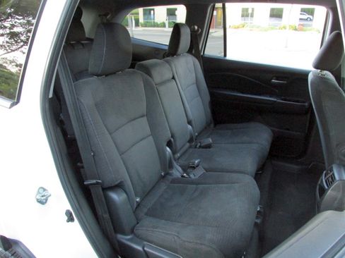 Used 2018 Honda Pilot LX image 11