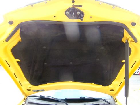 Used 2005 Chrysler Crossfire Limited image 16