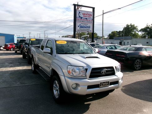 Used 2008 Toyota Tacoma TRD Sport image 3