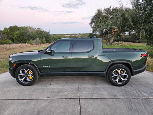 Used 2022 Rivian R1T Launch Edition image 23