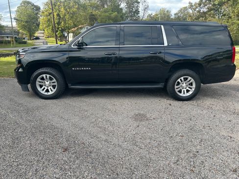 Used 2019 Chevrolet Suburban LT image 1