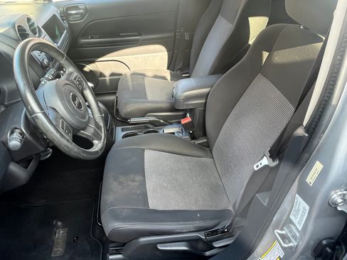 Used 2012 Jeep Compass Latitude image 7