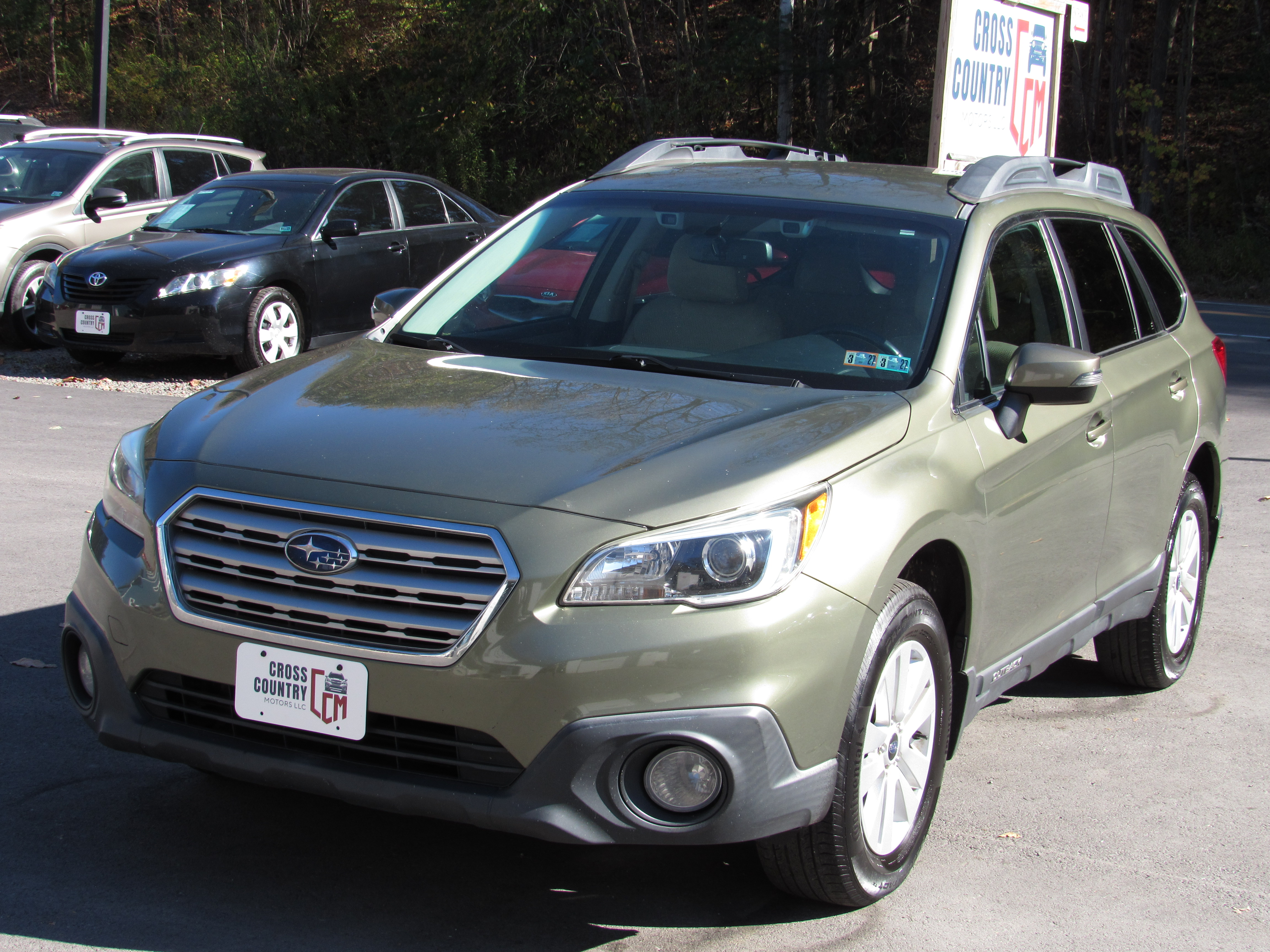 Used 2016 Subaru Outback 2.5i Premium AWD/4WD image 1