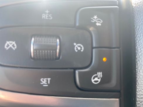 Used 2025 Chevrolet Silverado 2500 LT image 28