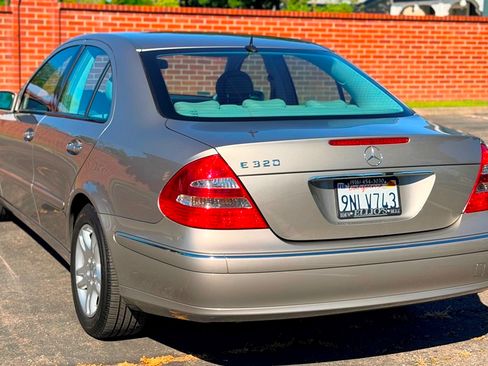 Used 2003 Mercedes-Benz E 320 Sedan image 4