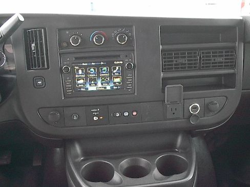 Used 2018 Chevrolet Express 2500 image 13