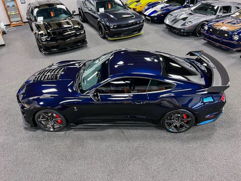 Used 2021 Ford Mustang Shelby GT500 w/ Carbon Fiber Track Pack image 9