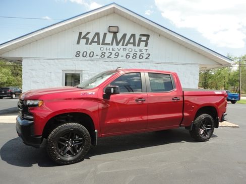 Used 2019 Chevrolet Silverado 1500 4x4 Crew Cab LT Trail Boss image 2