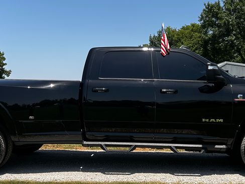 Used 2024 RAM 3500 4x4 Crew Cab Big Horn DRW image 3