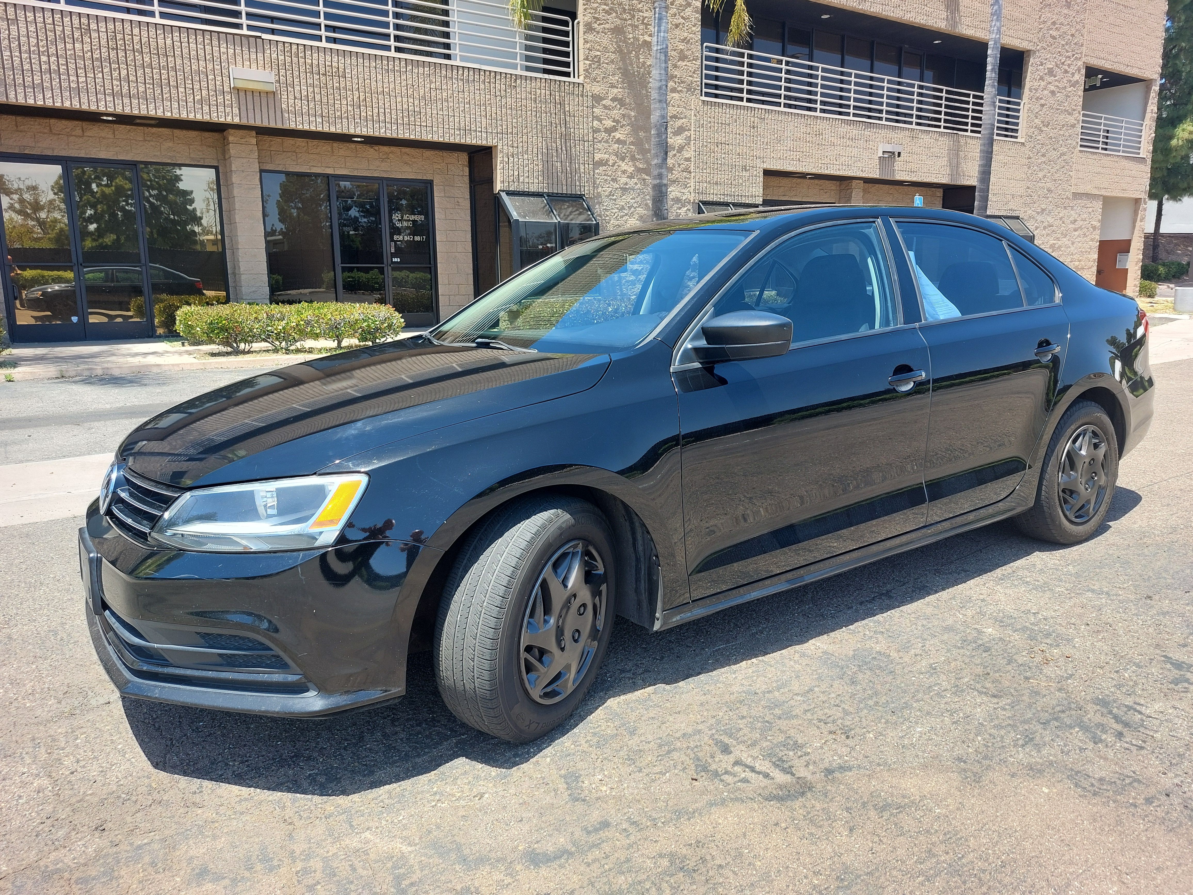 Used 2015 Volkswagen Jetta S Sedan FWD image 2