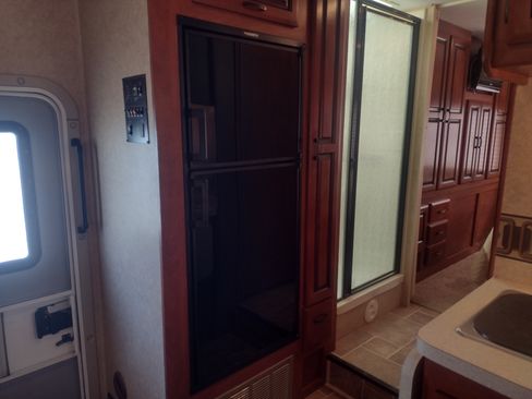 Used 2011 Ford E-450 and Econoline 450 image 42