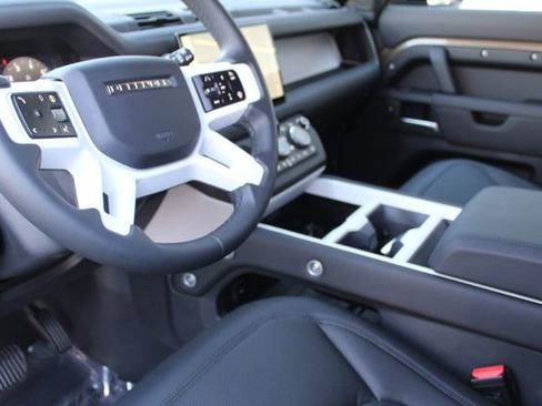 Used 2025 Land Rover Defender 110 S image 14