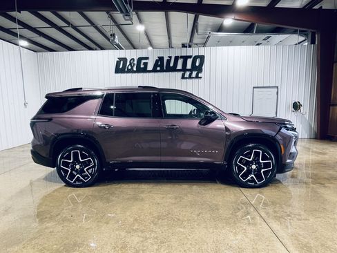 Used 2026 Chevrolet Traverse High Country image 3