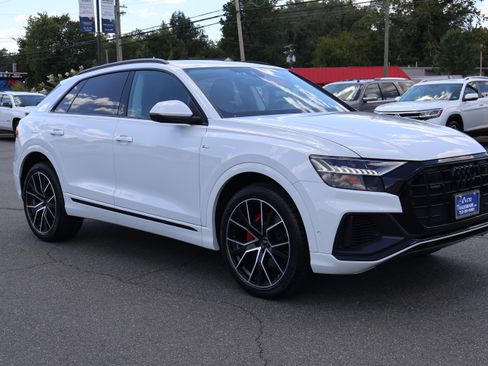 Used 2023 Audi Q8 Premium Plus image 10