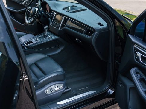 Used 2015 Porsche Macan Turbo AWD/4WD image 18