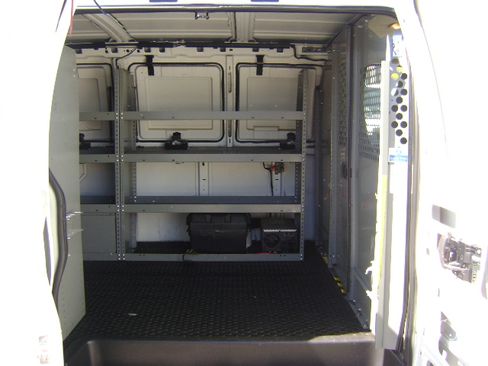 Used 2009 GMC Savana 3500 image 21