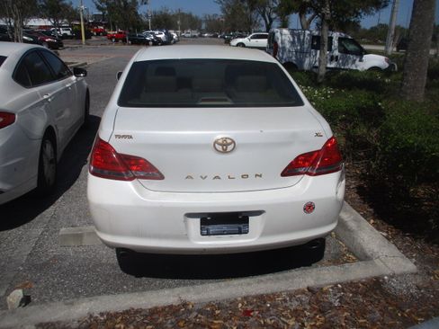 Used 2005 Toyota Avalon XLE image 4