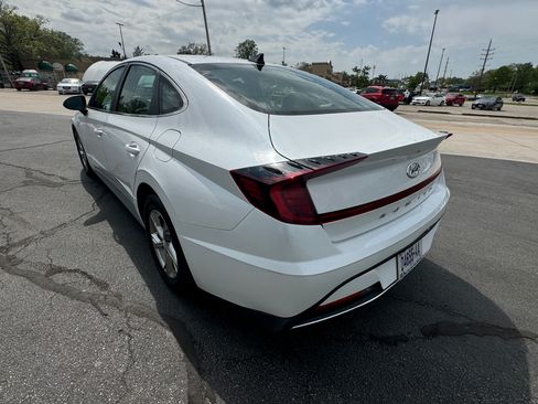 Used 2022 Hyundai Sonata SE FWD image 3