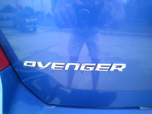 Used 2014 Dodge Avenger SE FWD image 28