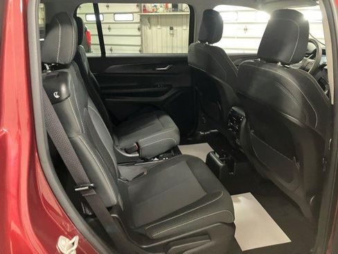 Used 2023 Jeep Grand Cherokee L Laredo image 25