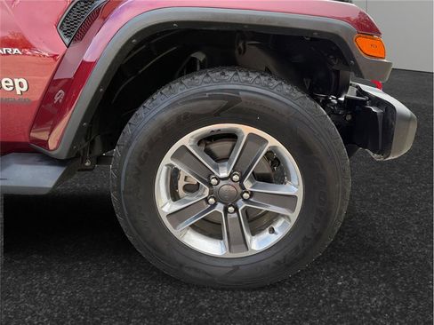 Used 2022 Jeep Wrangler Unlimited Sahara image 12